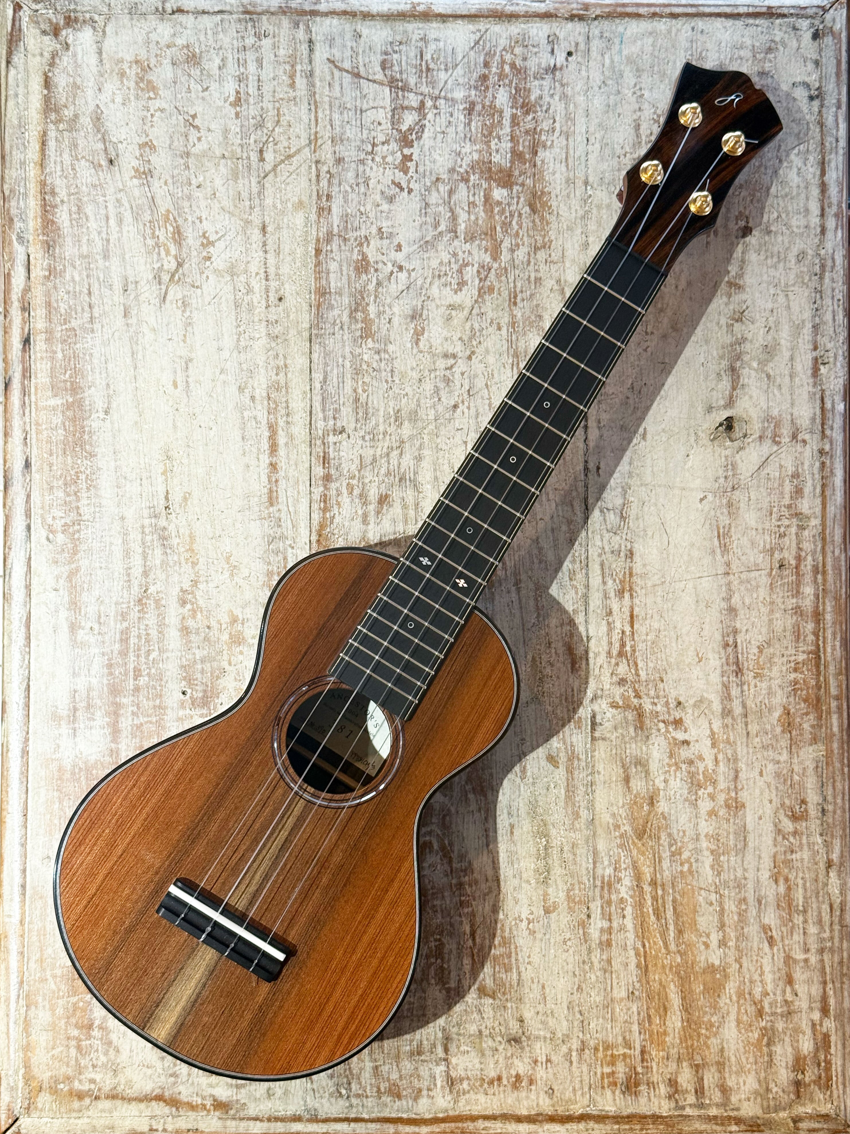 ビルダー | ファインウクレレ