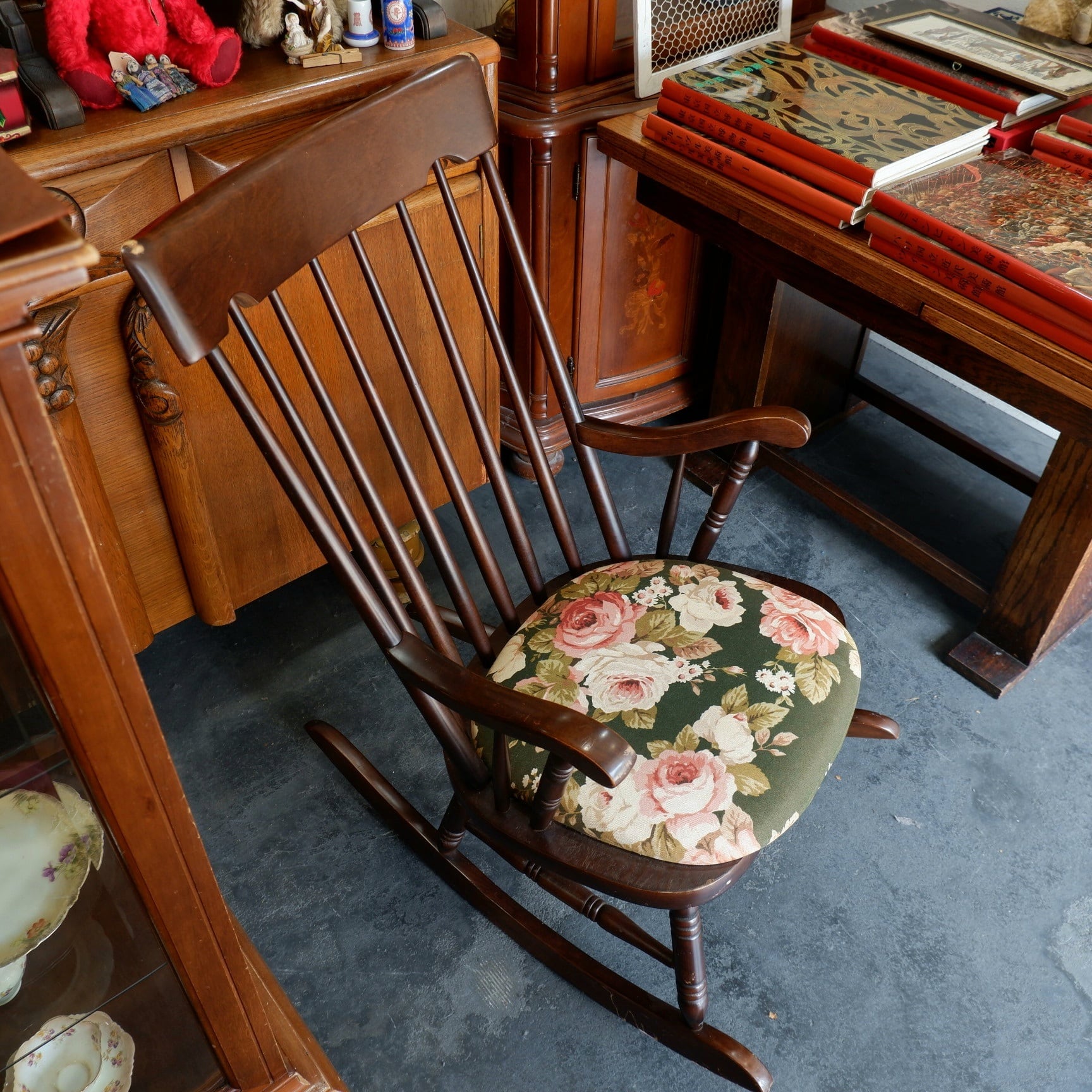 アンティーク家具　古いロッキングチェアー　エコー製　オシャレな揺り椅子