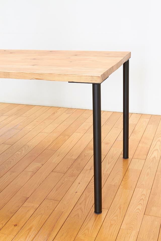 木と鉄パイプのテーブル｜家具・インテリア