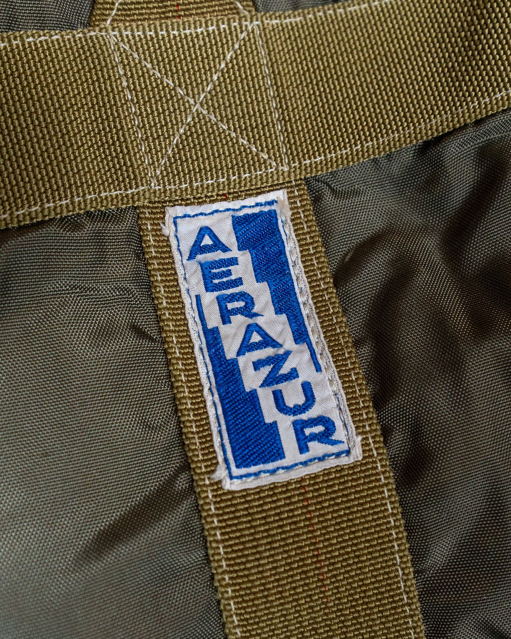ま*さ様 【希少】フランス軍 AERAZUR パラシュートバッグ 65L 金属製 ま*さ様 【希少】フランス軍 AERAZUR パラシュートバッグ 65L 金属製