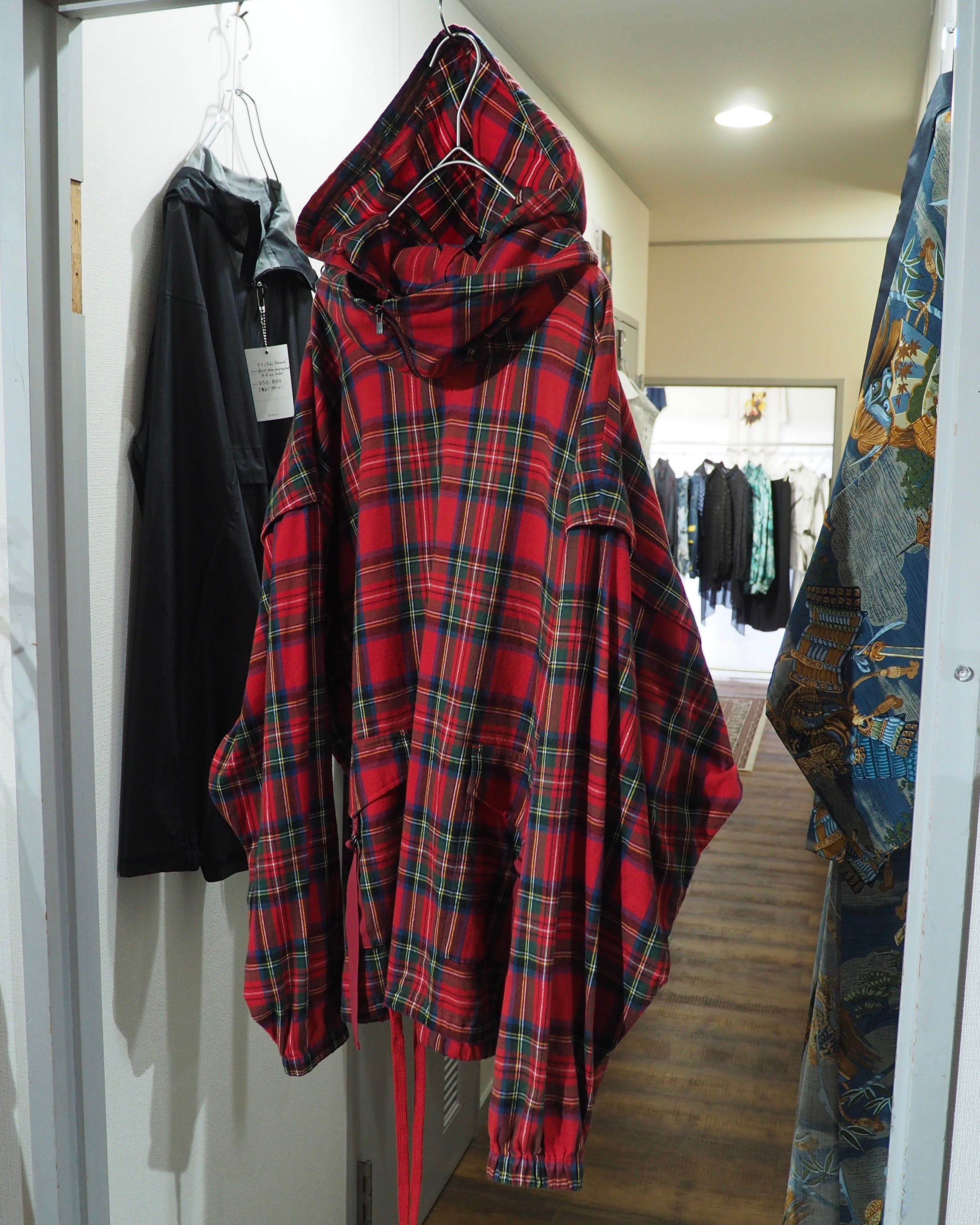 " Iroquois ‐ 変形 " Tartan check pattern Over silhouette Hoodie