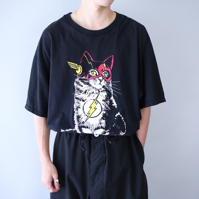 "ザ・フラッシュ×猫" very cute printed tee