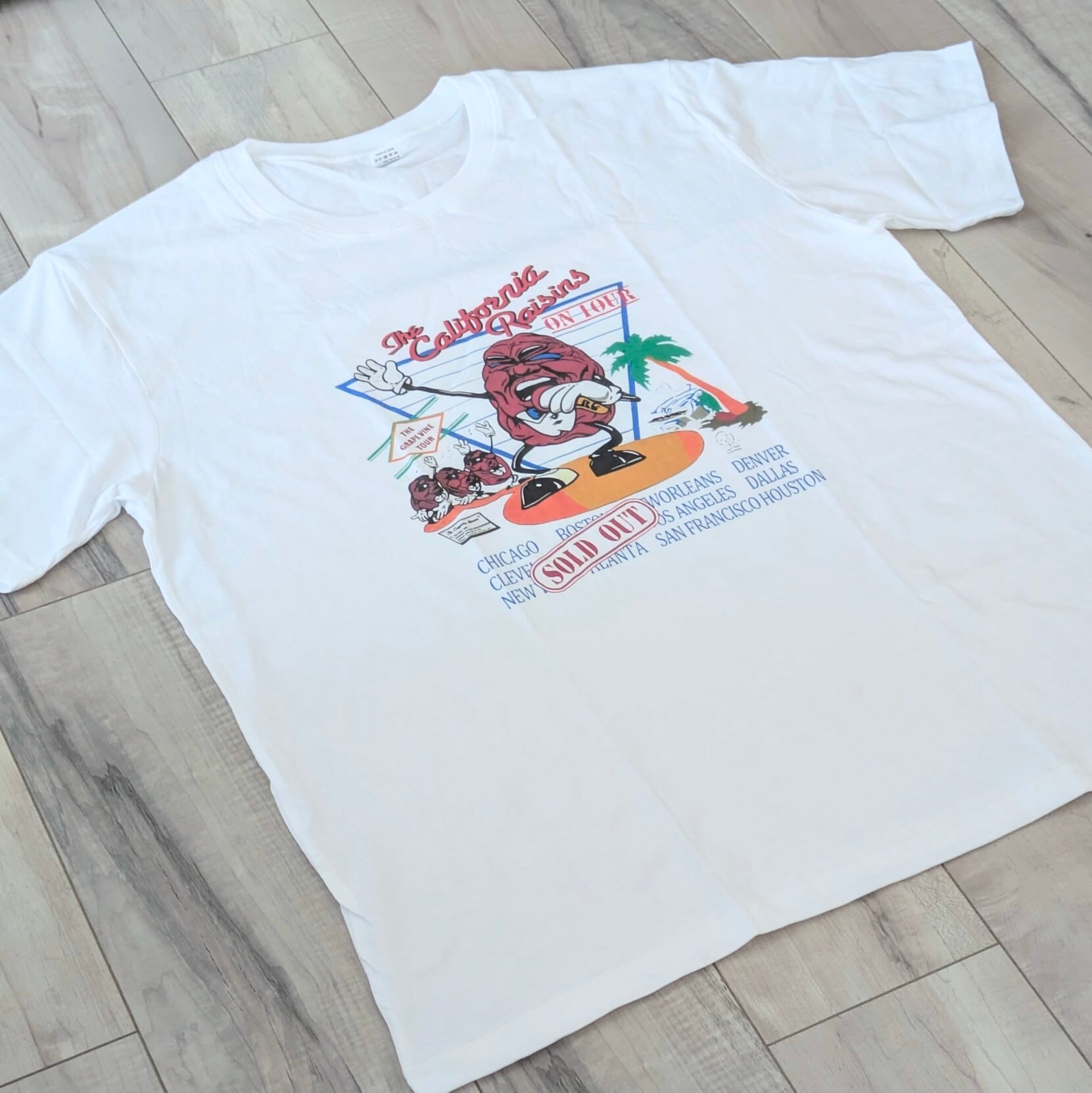 【 California Raisins（ カリフォルニアレーズン ）】『 GRAPE VINE TOUR 』 Tシャツ〚アメリカン雑貨 アメトイ〛