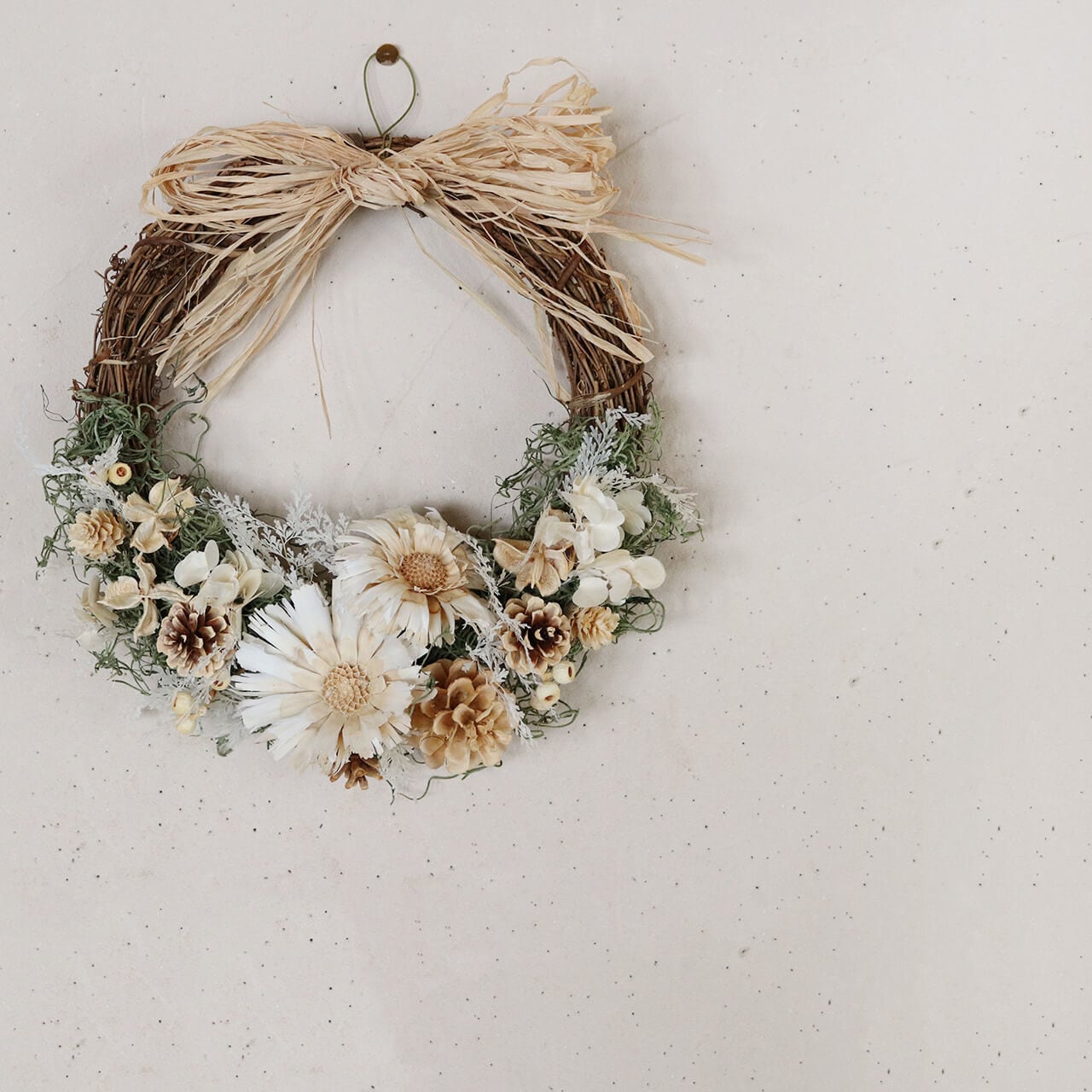 玄関ドアOK♪】白いハーフムーンリース ＊ ナチュラル ◇ようこその