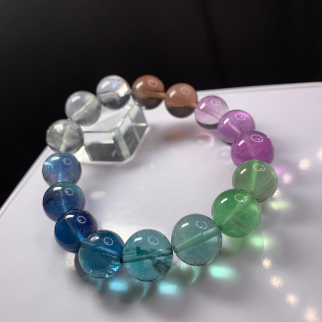 f05極上✩グラデーションフローライトブレスレット