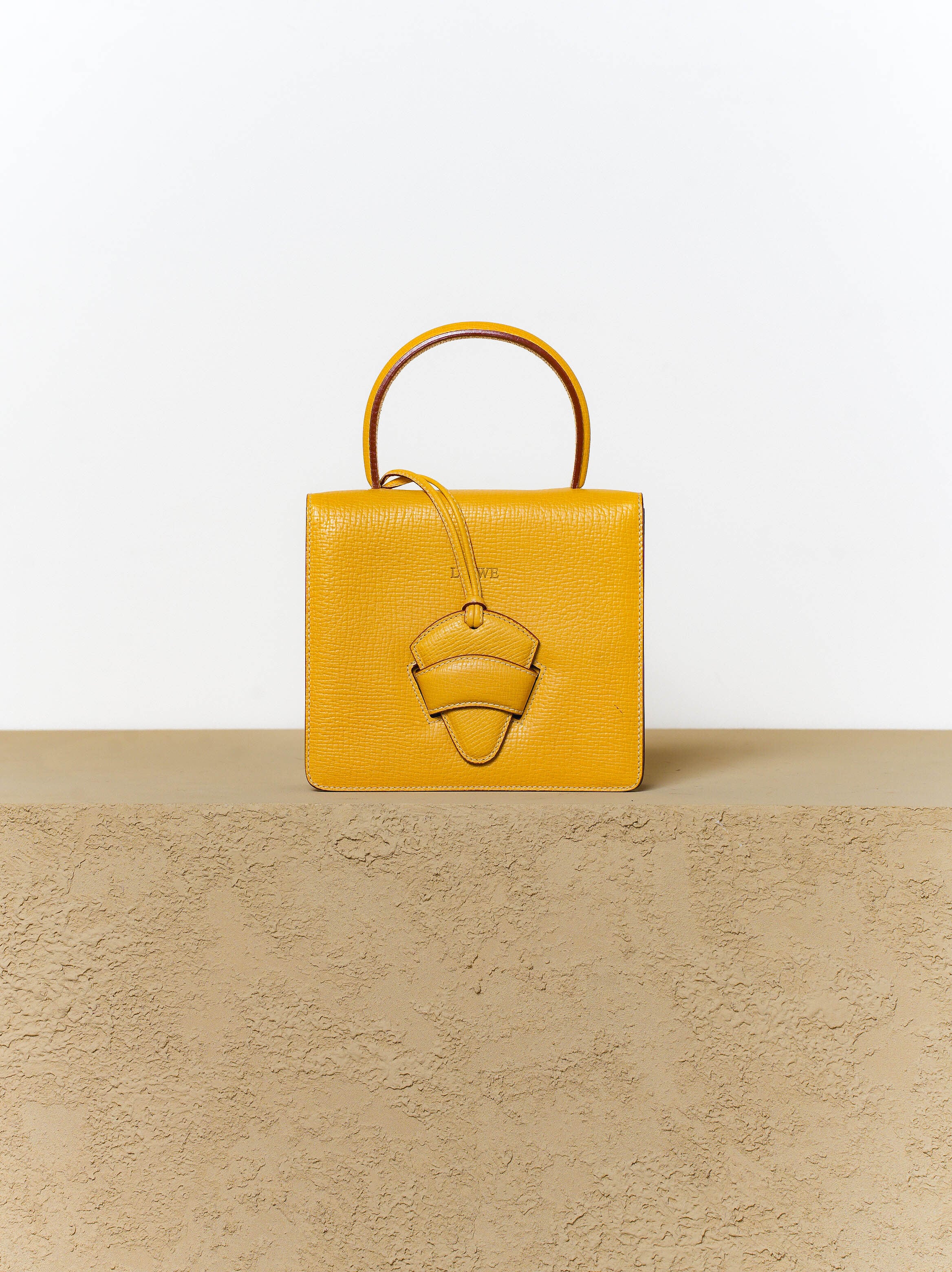 LOEWE | Raum Vintage