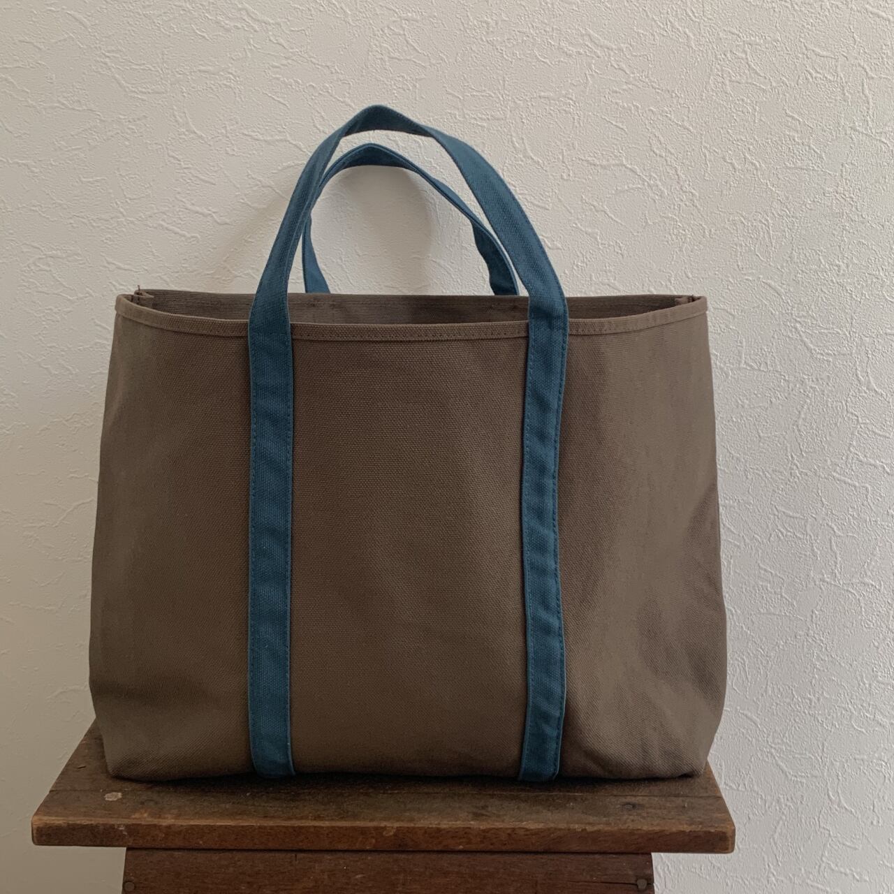 BASIC TOTE (M) トープブラウン×ブルーグリーン
