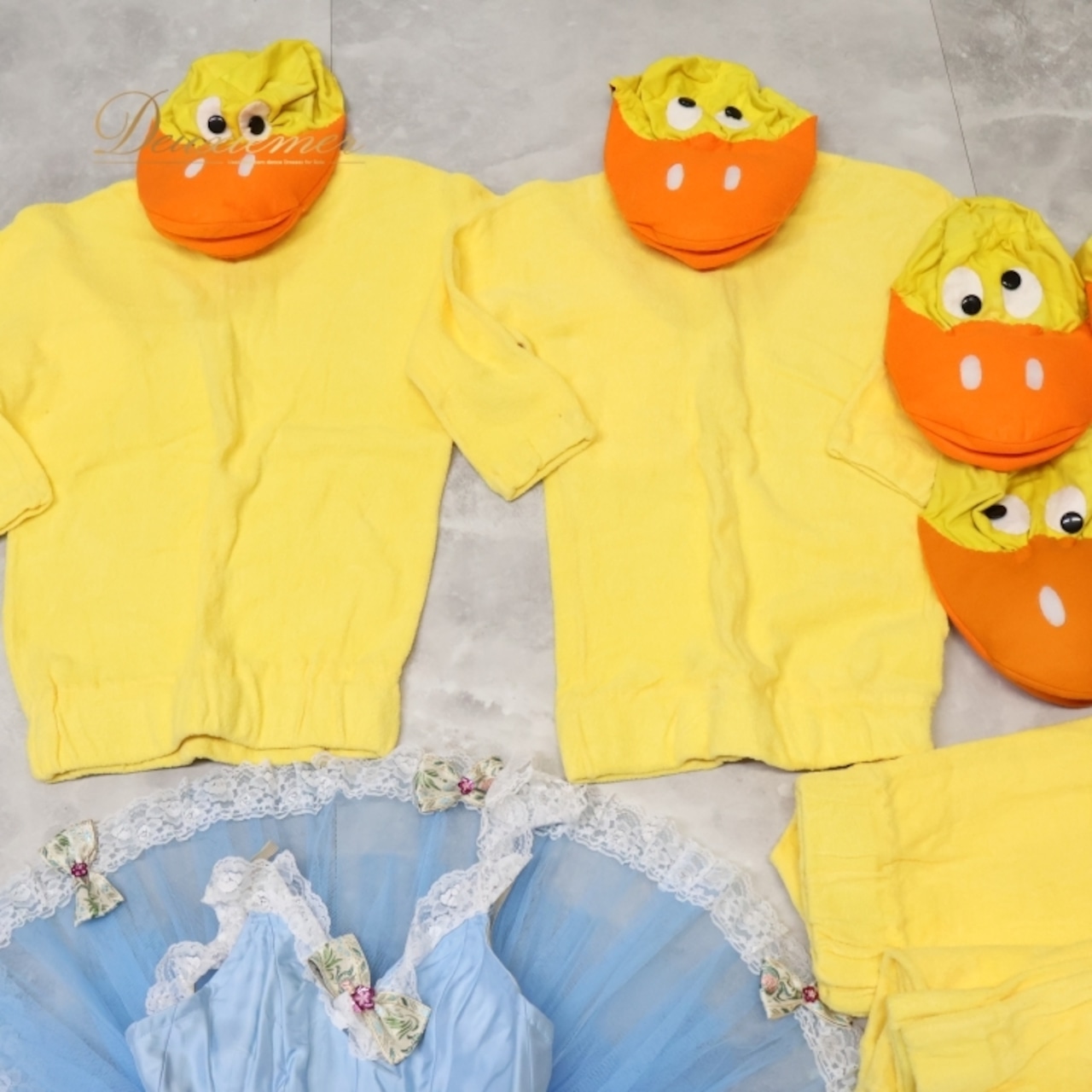 バレエ 衣装 チャコット Chacott まとめ売り 22点セット チュチュ みにくいアヒルの子 発表会 ジュニア 子供 劇 パーティ コンクール 舞台 アヒル 帽子 水色 ブルー系 イエロー系 チュチュ衣装 発表会用衣装 子供用衣装 演技衣装 劇団衣装 アヒルコスチューム 水色チュチュ 子供バレエ セット販売
