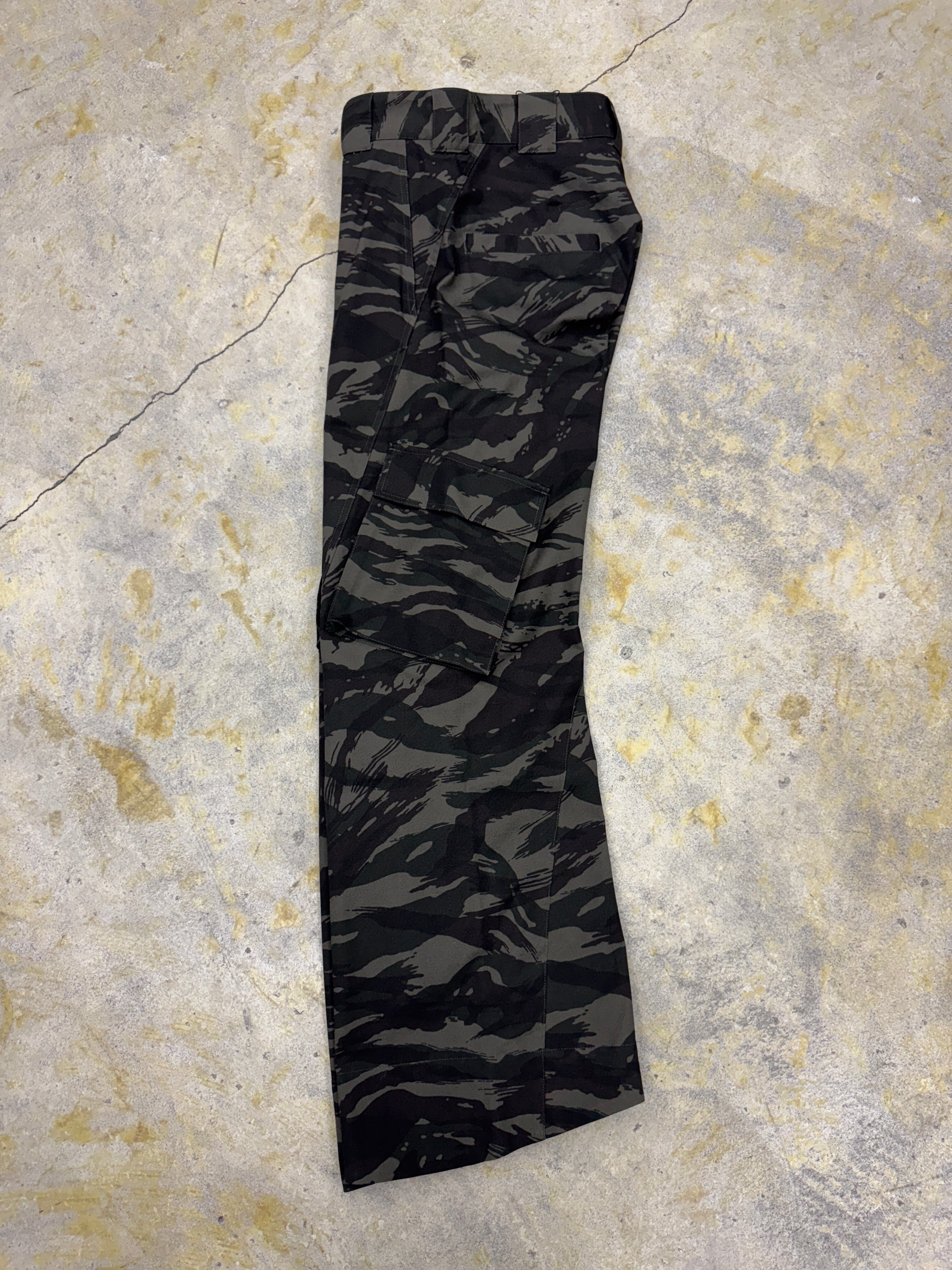 YUKI HASHIMOTO | TWISTED MILITARY PANTS | CAMO | HOWDAY