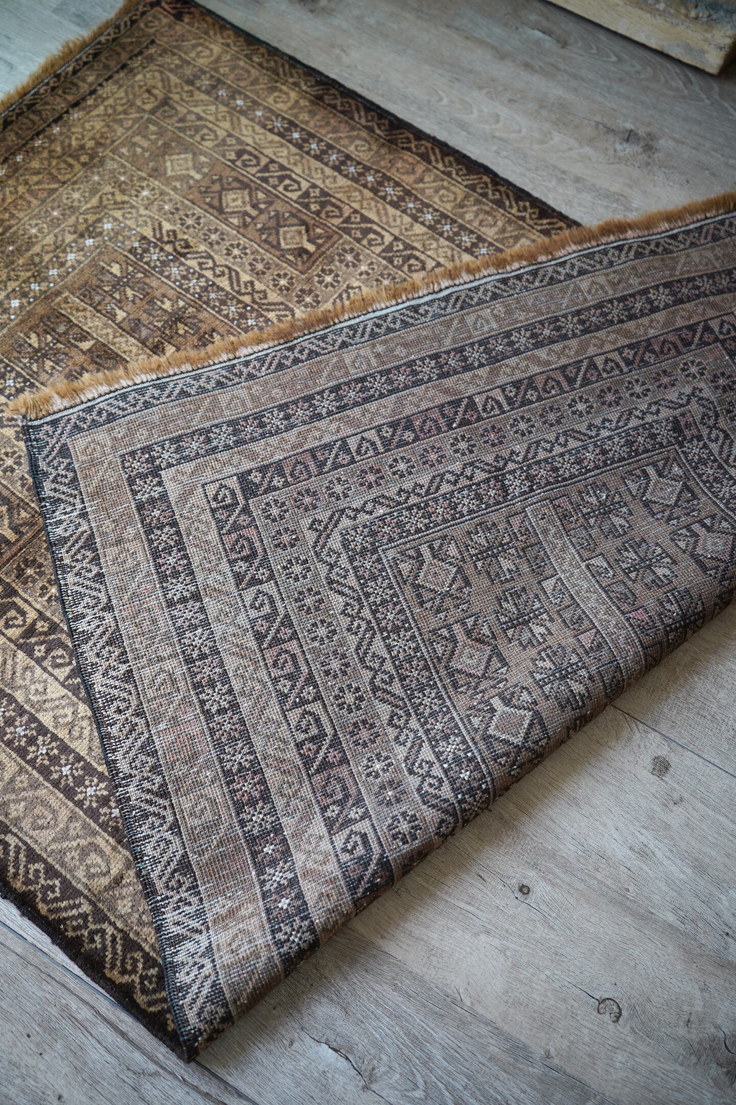 320】Vintage Afghan Baluch rug 1970's | ヴィンテージラグ専門店