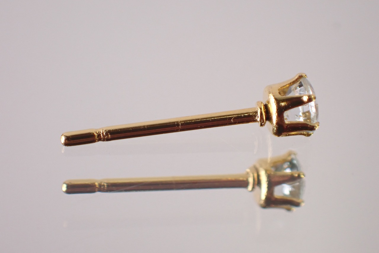 アクアマリンピアス　約3mm　[D9-131]