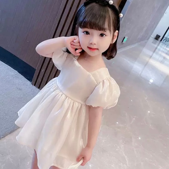 2色 子供服 90〜130 パフスリーブ 半袖 フレアドレス ワンピース 送料無料 バックリボン スクエアカット ハイウエスト 子供 キッズコーデ キッズファッション キッズドレス キッズ 可愛い きれいめ エレガント 春 夏 ガーリー お出かけ 外出 きれいめカジュアル 着回し ファッション デート コーディネート 重ね着 休日 特別な日 お祝い 記念日 カジュアル 普段着 春コーデ 夏コーデ 韓国 おしゃれ シンプル ゆったり 韓国ファッション ワンポイント コーデ パーティー パーティドレス 誕生日