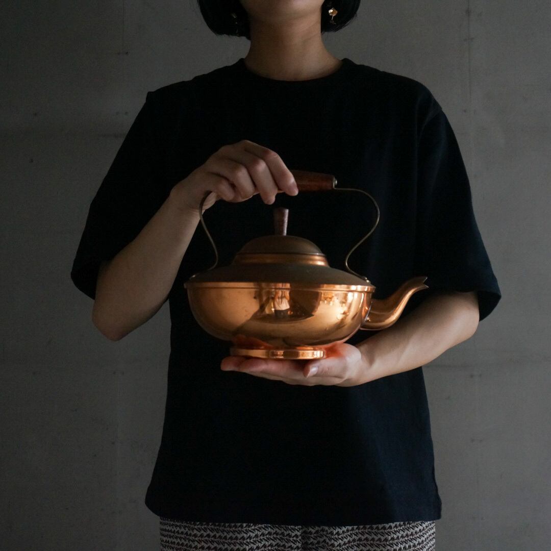 古いポルトガルの銅薬缶