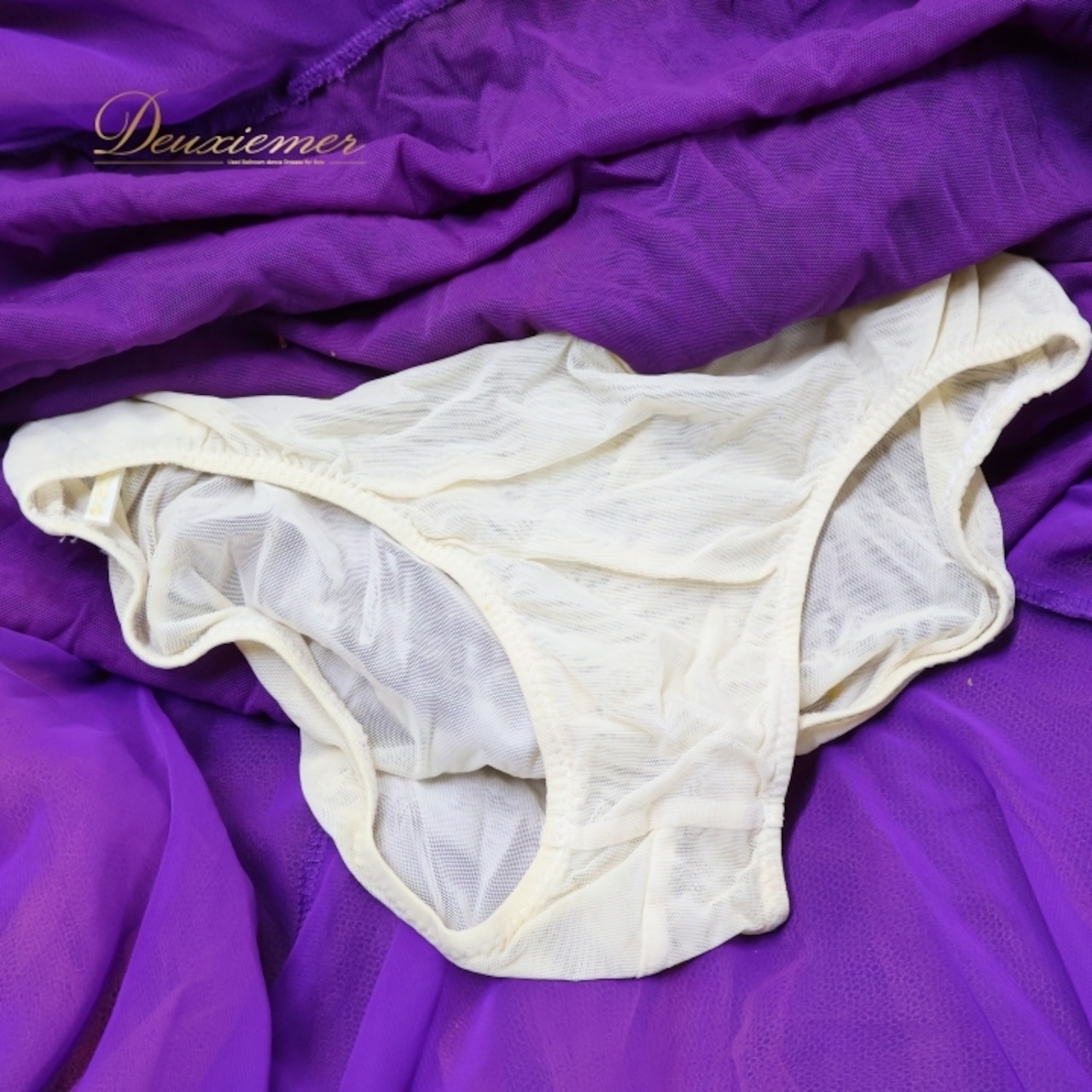 社交ダンス 衣装 DSI スタンダードドレス ワンピース ドレス スタンダード フロート プリーツ 紫 黒 デモ 競技 ダンス パーティ 発表会 上品 高級感 クロッチ ブラック系 パープル系 光沢感 フォーマル 舞台衣装 ダンスイベント オシャレ お洒落