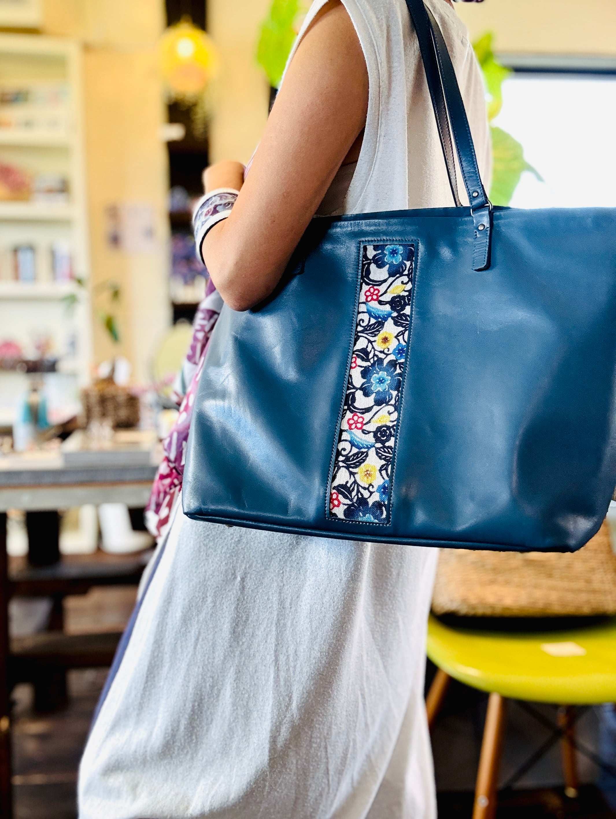 本革ショルダーバッグ（特別価格）