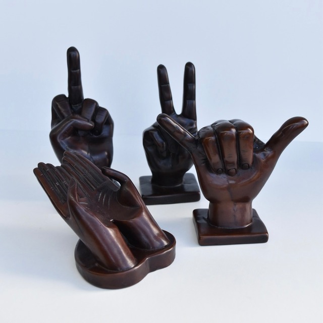 Hand Ornament / Victory