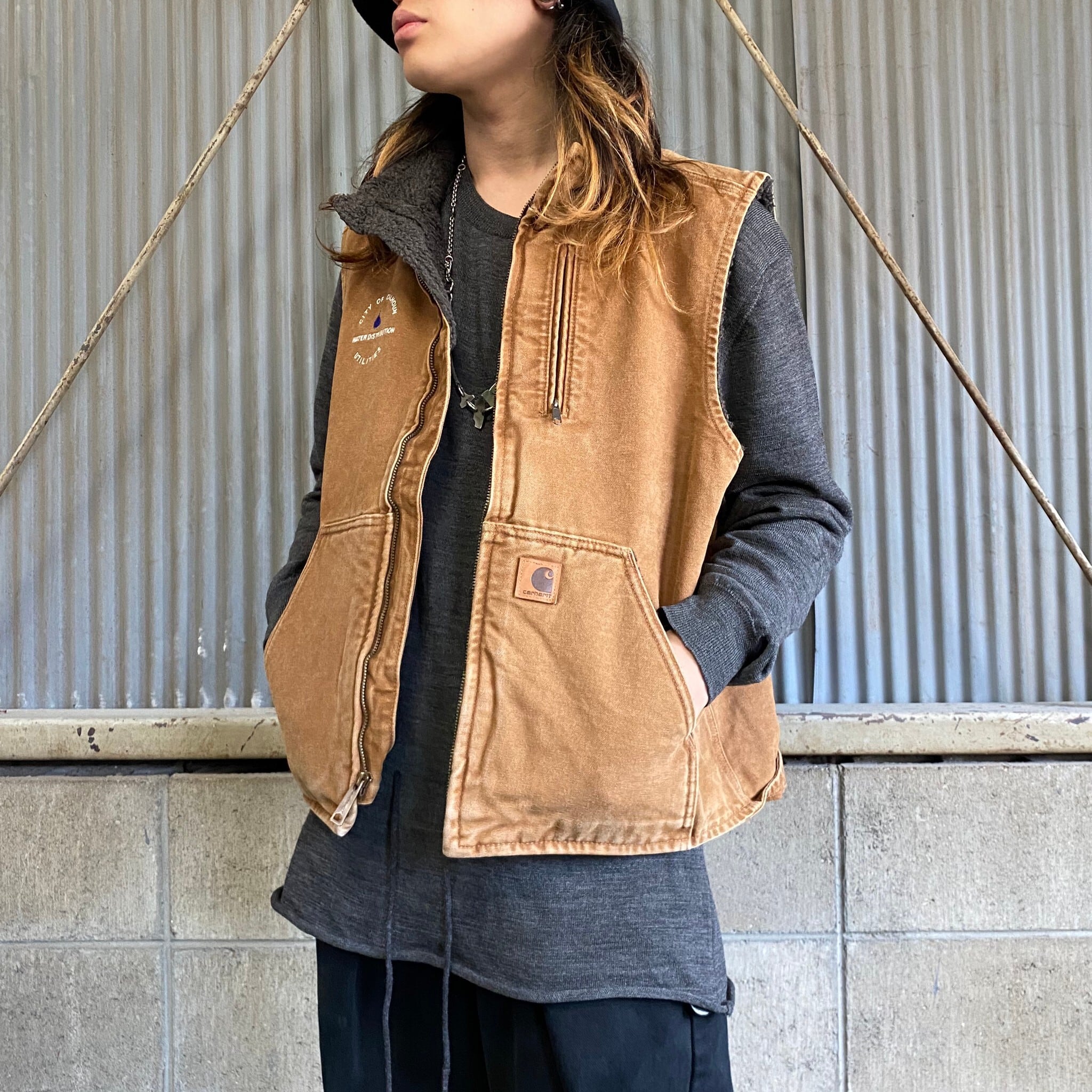 Carhartt カーハート ダック地 ボアワークベスト メンズL 古着 キャメル ブラウン 茶色 企業ロゴ 刺繍【ワークジャケット】 | cave  古着屋【公式】古着通販サイト powered by BASE