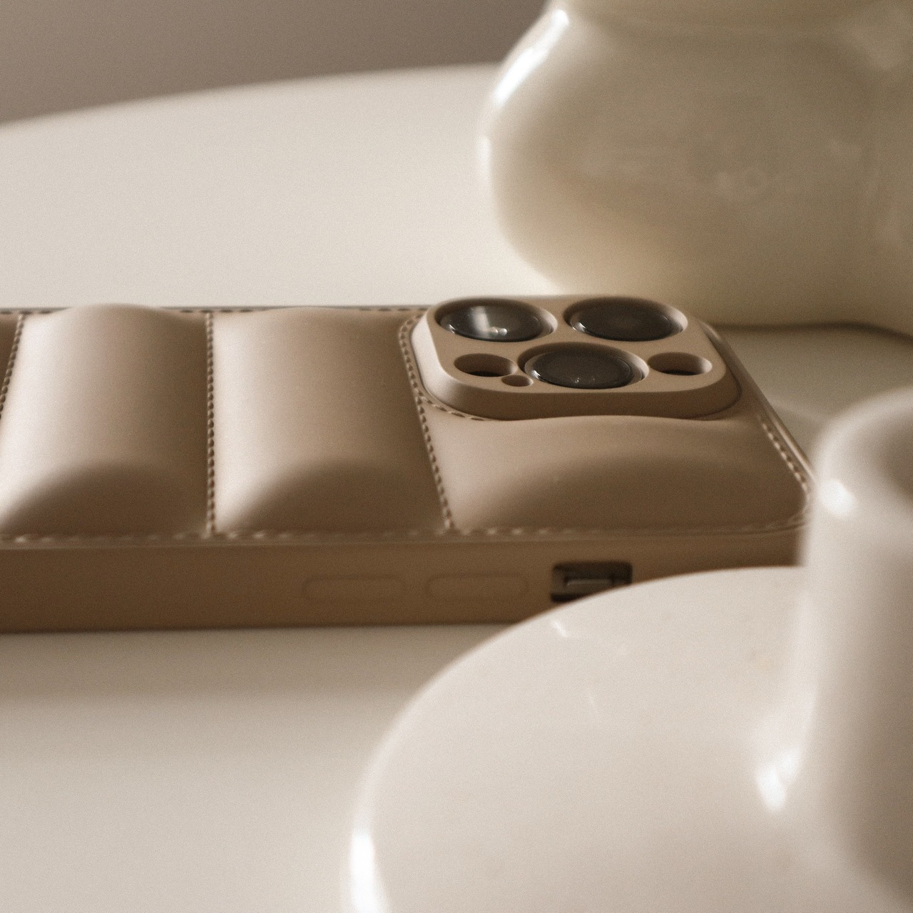 ［ phone case ］plump down