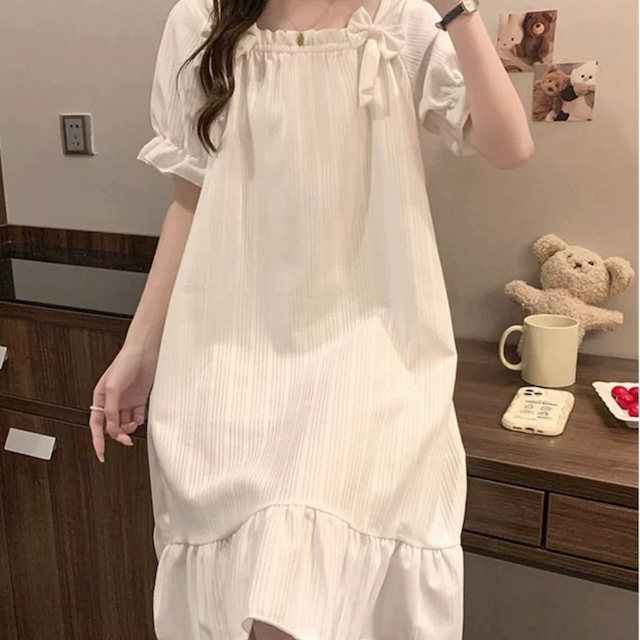 【送料無料】 パジャマ 3色 ナイトウェア ルームウェア ワンピース ロング 半袖 ラウンドネック Aライン フレア プルオーバー リボン フリル 薄手生地 可愛い 大人可愛い きれいめ シンプル カジュアル コンサバ おしゃれ お洒落 こなれ感 フェミニン ガーリー ラグジュアリー 無地 夏 レディース 女性用 部屋着 普段使い ファッション コーデ 体型カバー 定番 リラックスタイム ホワイト ブルー ピンク 大人カラー 春カラー ニュアンスカラー