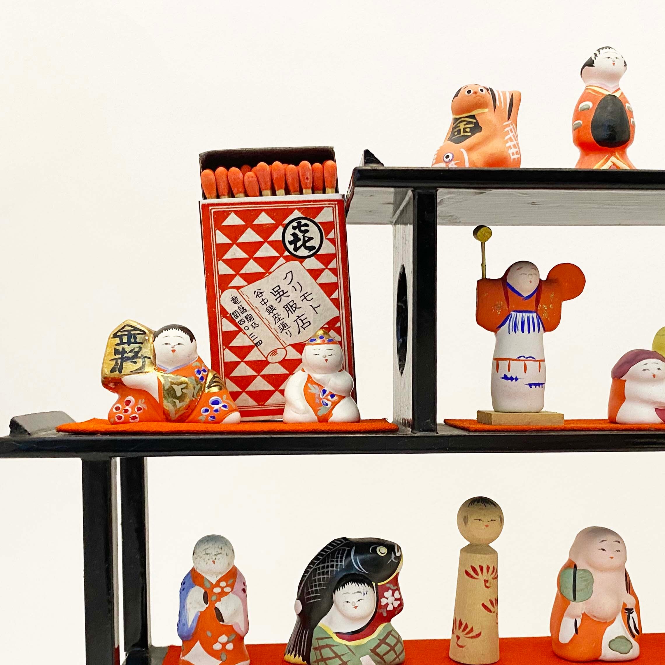 諸国人形ヴィンテージ30体セット（大光作・専用棚付き）