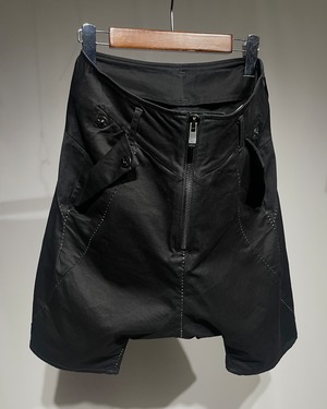 S/S2017 incarnation - Overlocked Anatomical Drop Crotch Shorts