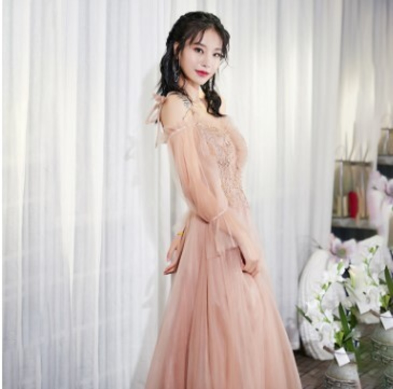 フランス風 パーティードレス ピンク 憧れのドレス ソフトチュール 床  