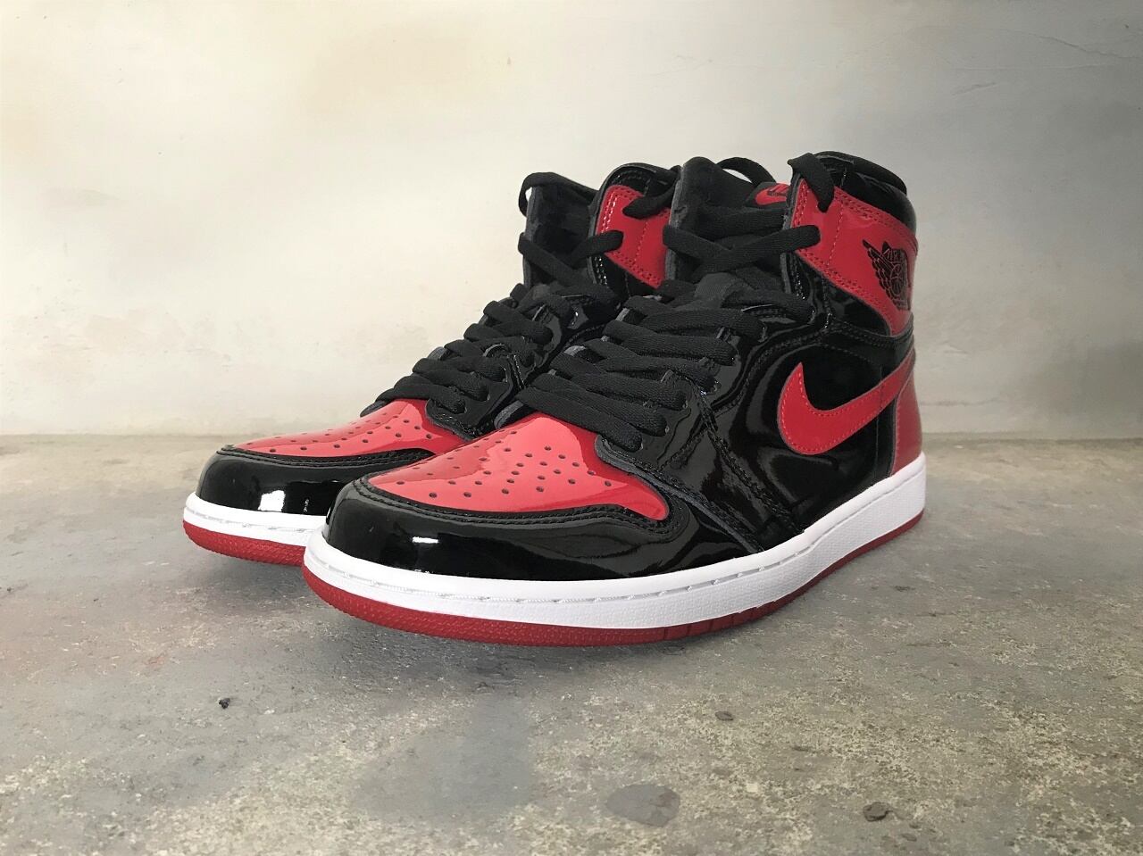 2022 NIKE AIR JORDAN1 RETRO HIGH OG "BRED PATENT" BLACK/WHITE-VARSITY RED