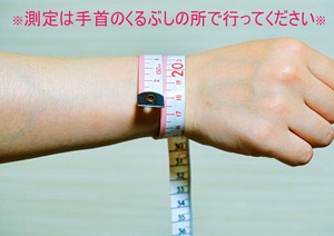 黒檀の木製腕時計 | 新月丸型