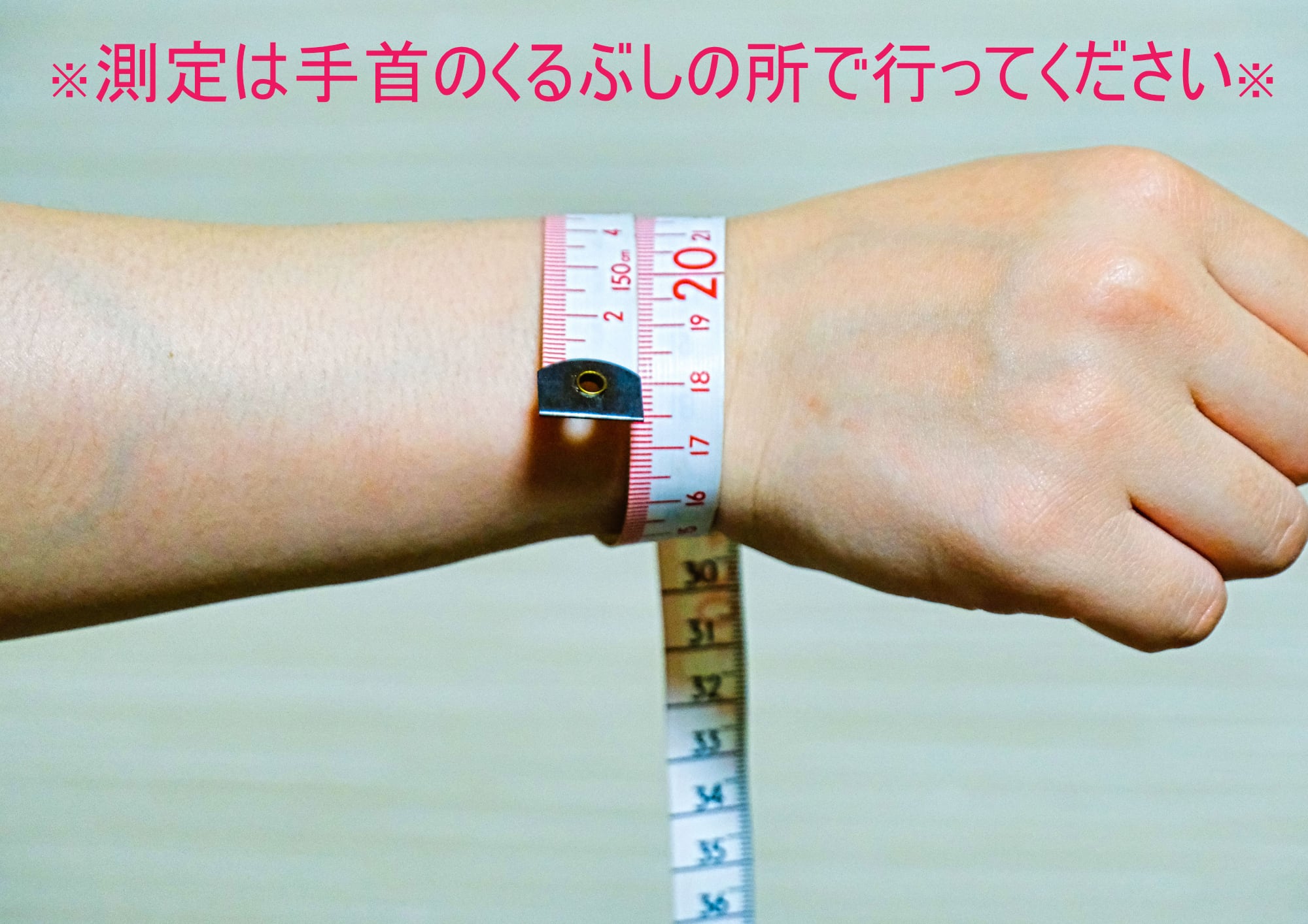 黒檀の木製腕時計 | 新月丸型
