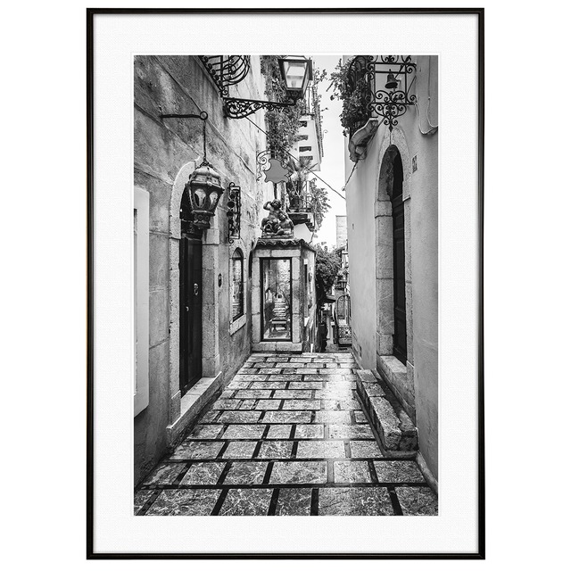 イタリア写真 シチリア島 タオルミーナの狭い路地 インテリアモノクロアートポスター額装 AS3951