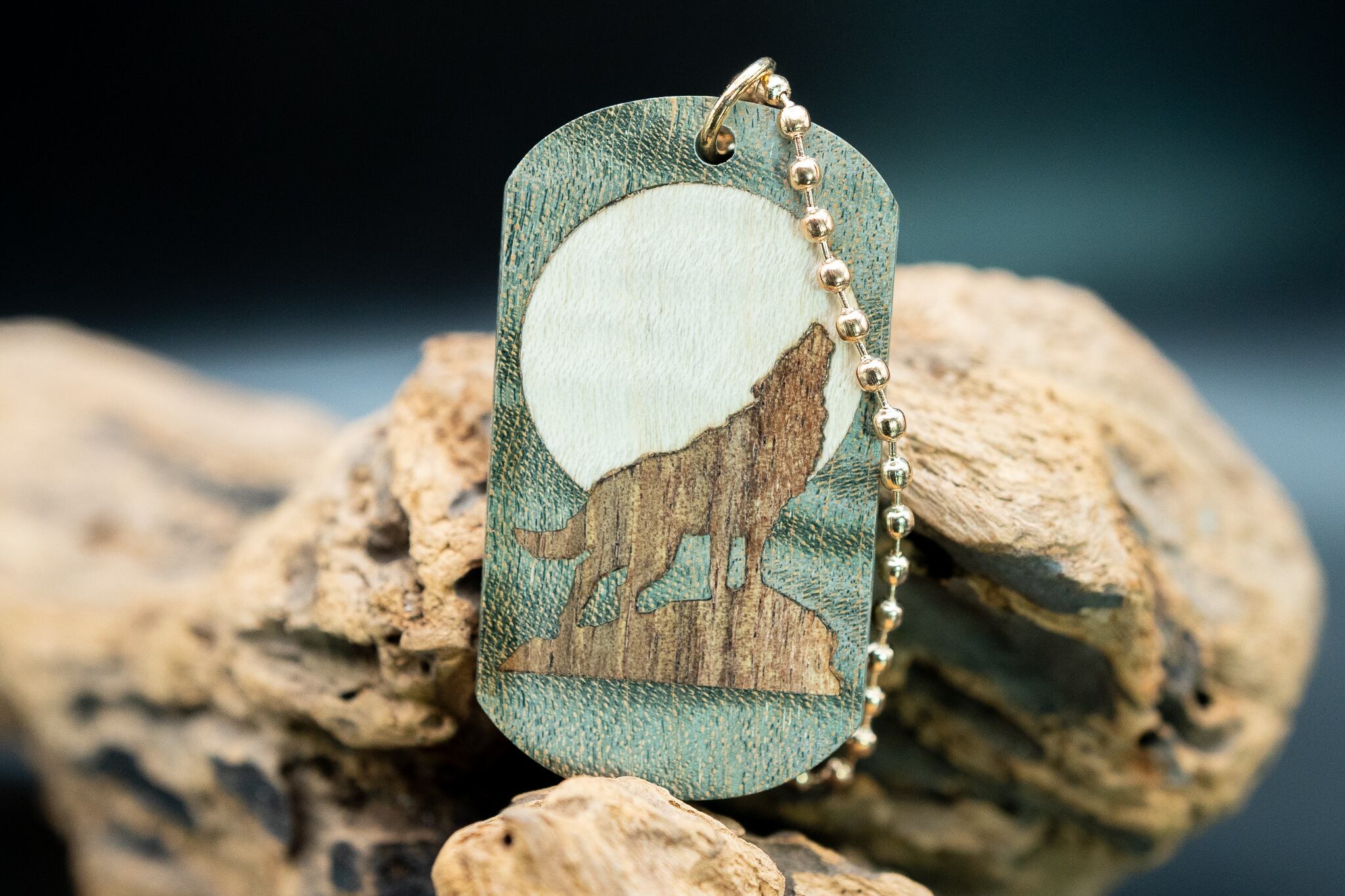 【寂濤利】(さとり) スタビライズウッド 楓 縮杢 ドッグタグ 象嵌 月と狼