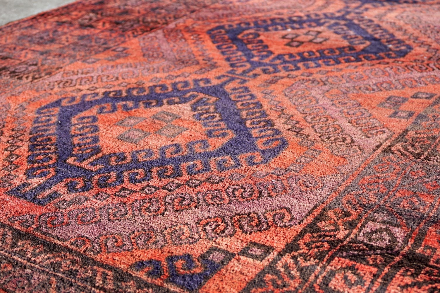 アフガニスタン・バルーチ族 アフガンラグ セミオールド 手織り絨毯 192cm × 112cm ヴィンテージ トライバルラグ カーペット |  MAGNOLIA WEBSTORE