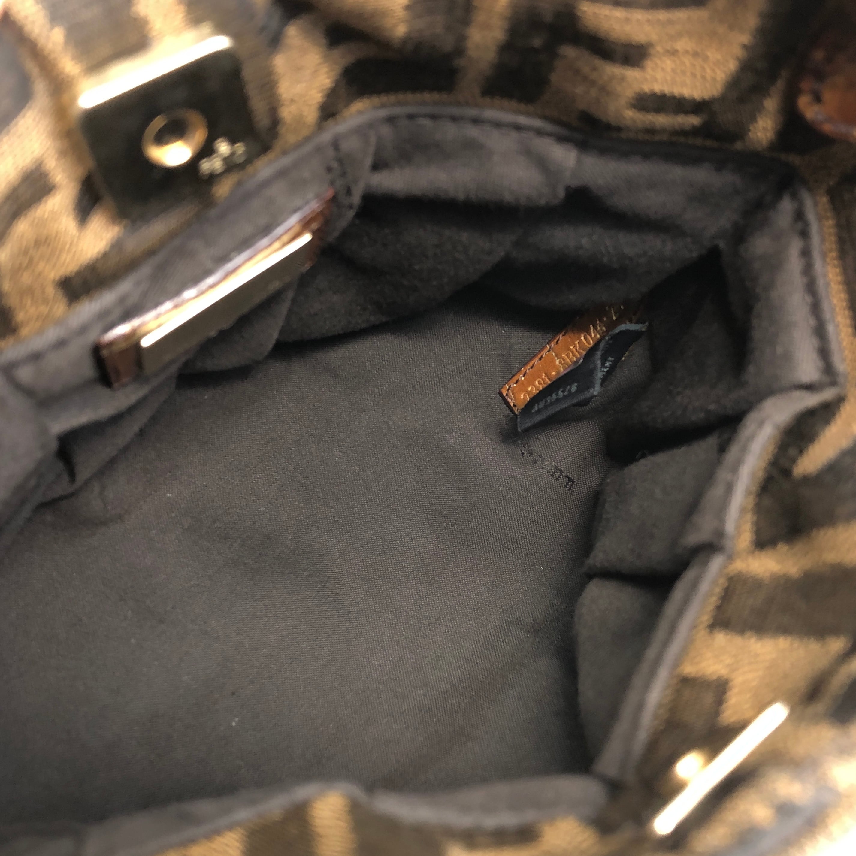 FENDI フェンディ ズッカ ハンドバッグ ブラウン ロゴチャーム