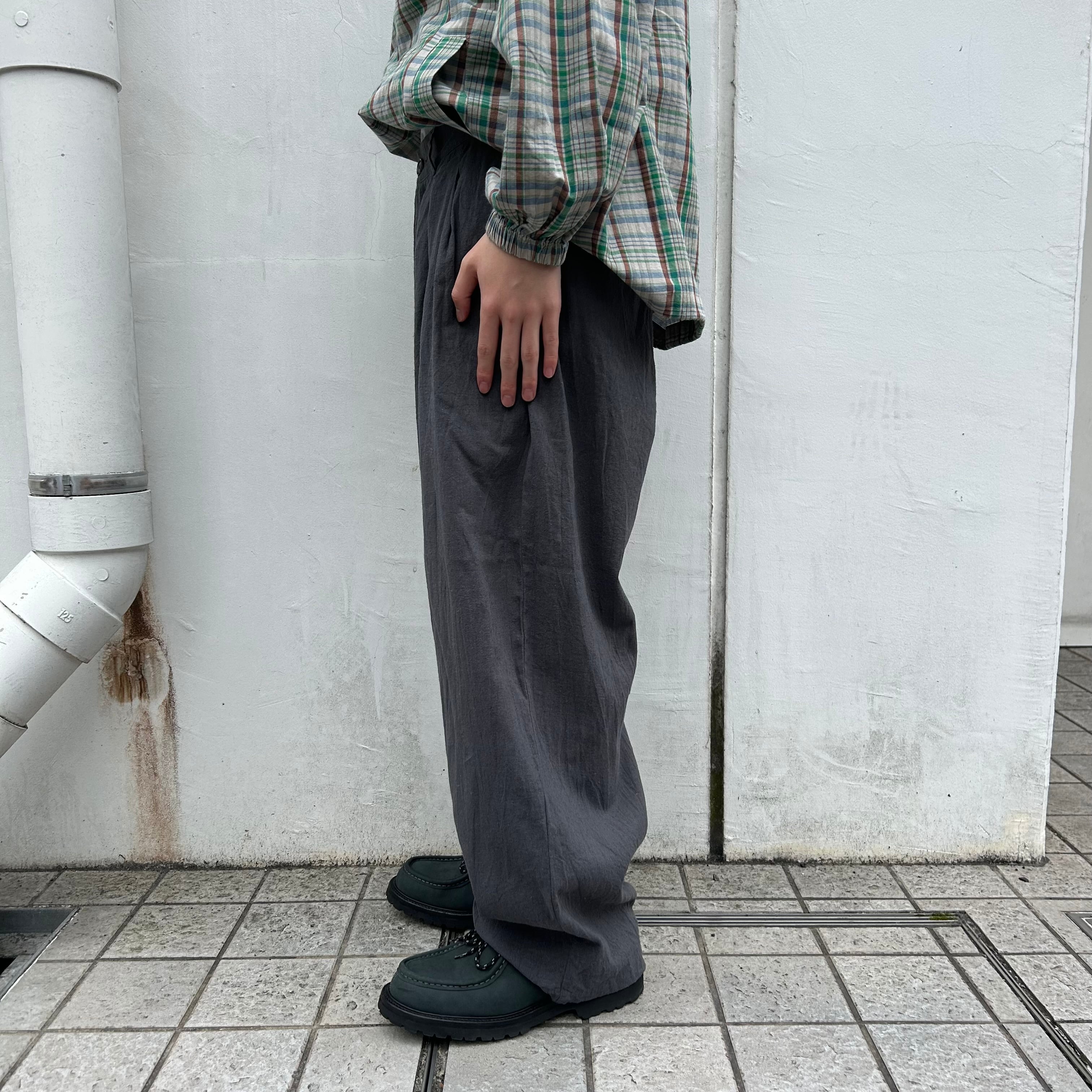 SQUEEZED DESIGN】TWO TUCK LINEN PANTS (BEIGE)〈国内送料無料〉 | STORY
