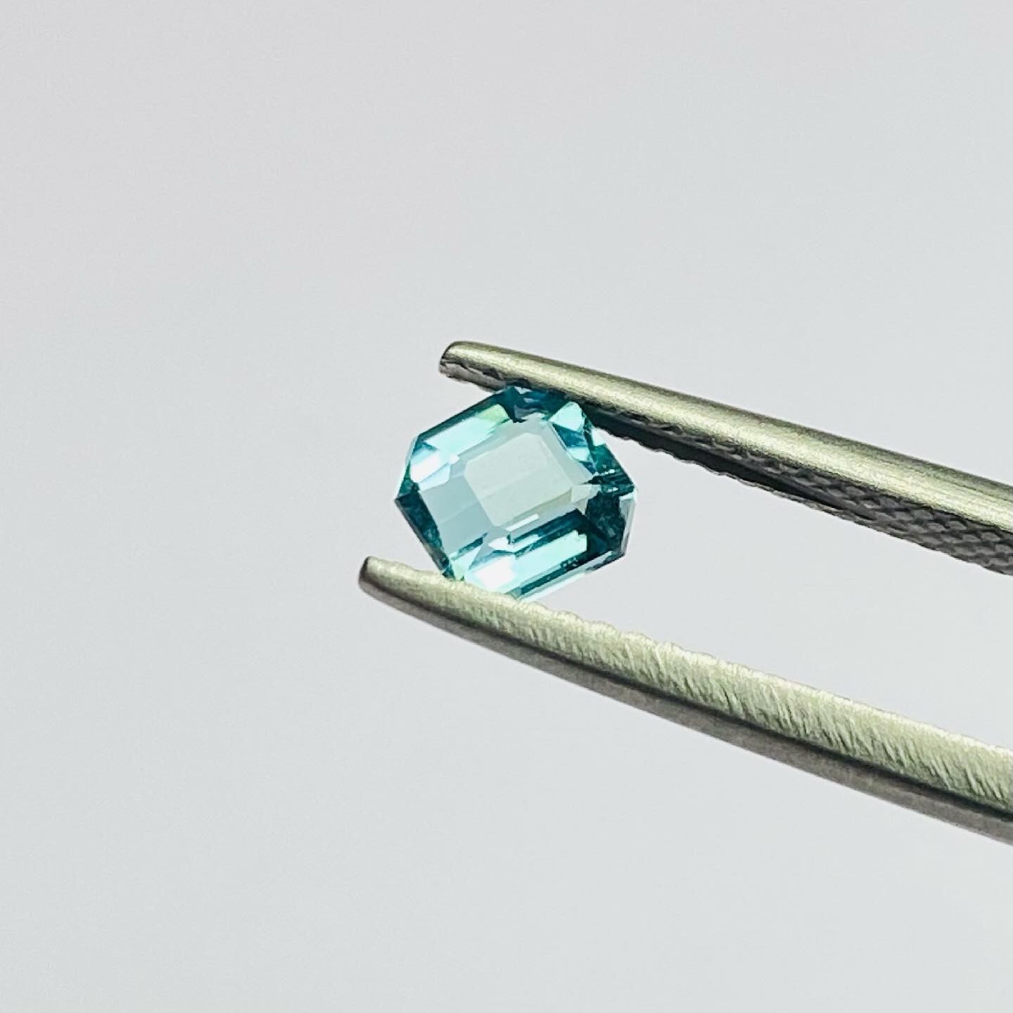 清流カラーのブルートルマリン