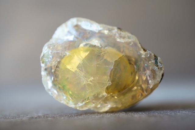 エッグ・イン・オパール Opal Egg 1082