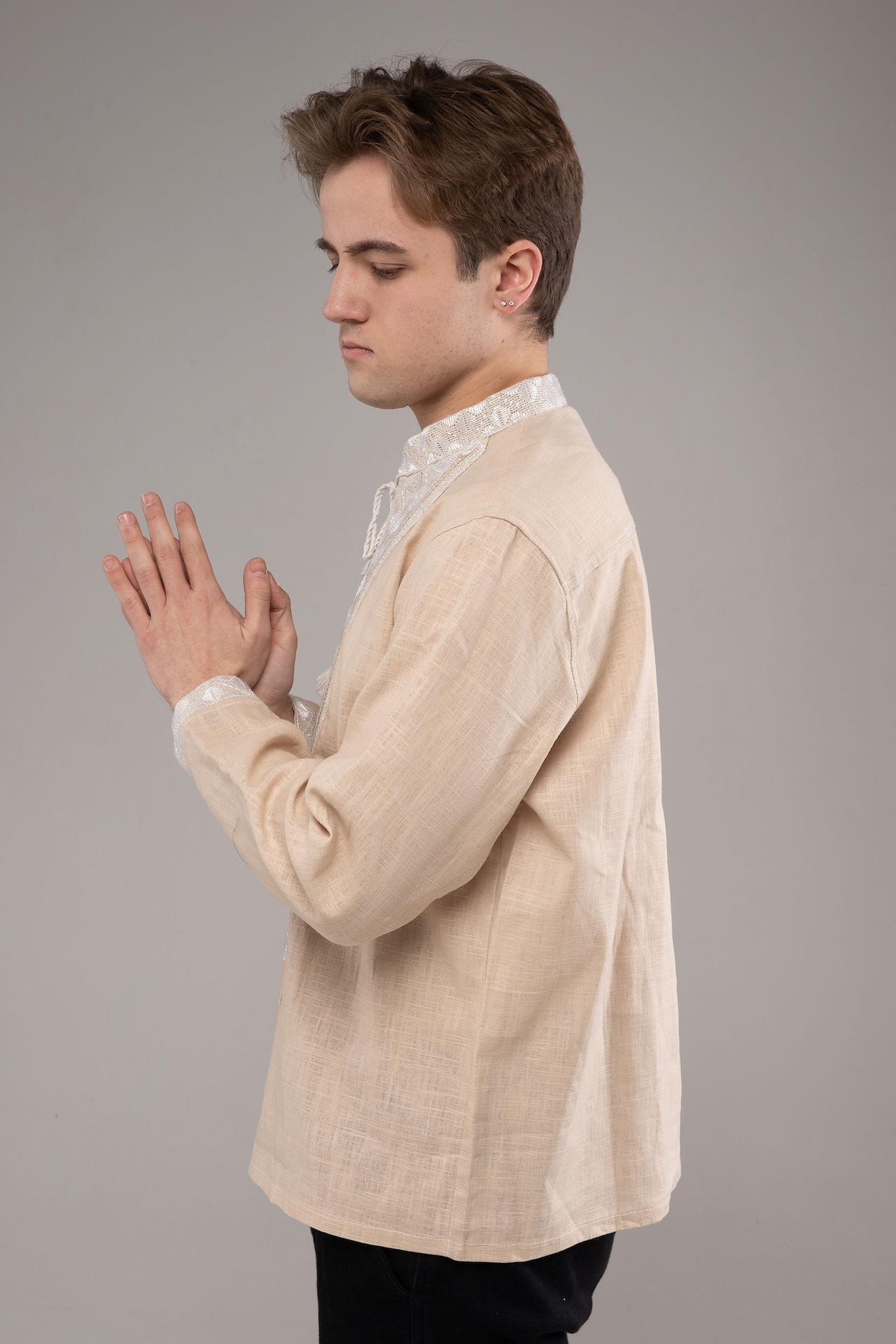 ウクライナ刺繍ヴィシヴァンカ　シルク刺繍　グラージュ・ニジンカ手刺繍　Lサイズ　メンズ - 4