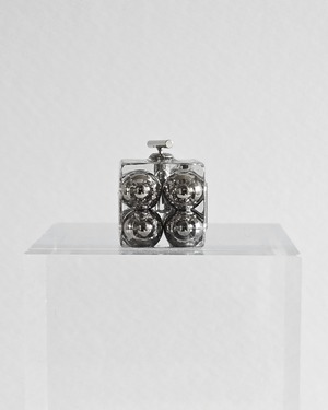 PERFUME CUBE. [silver8]