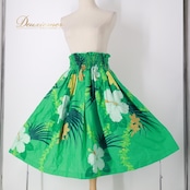 フラダンス 衣装 パウスカート グリーン系 フラ&タヒチ 日本製 ハイビスカス柄 Hula&Tahiti ハワイアンプリント アロハ フラ ダンス レッスン 練習 シングル スカート フレア 軽やか 華やか 鮮やか かわいい おしゃれ ホワイト系 オレンジ系 イエロー系 フラダンス衣装 ハワイ カジュアル ダンスウエア かわいいスカート リゾートスタイル