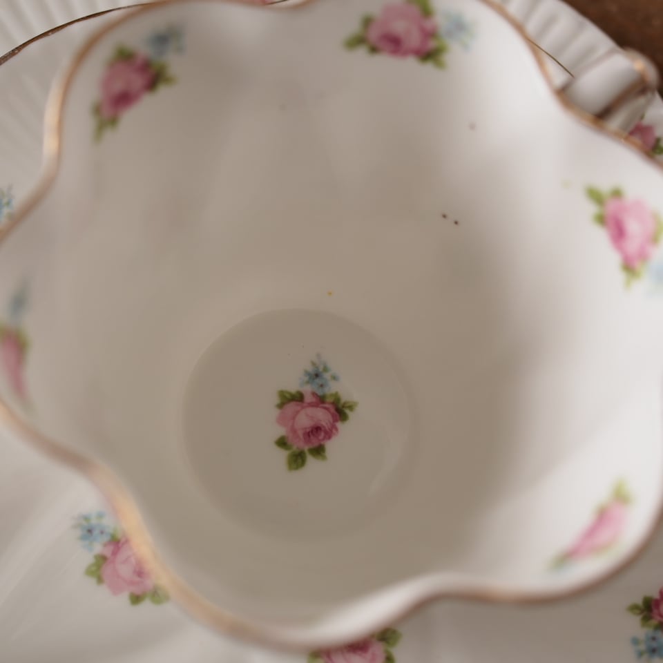 英国アンティーク シェリー 1920年代 小薔薇柄トリオ カップ＆ソーサー