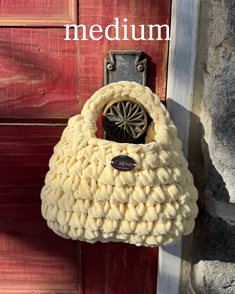 triangle velvet ribbon bag medium 《butter yellow》
