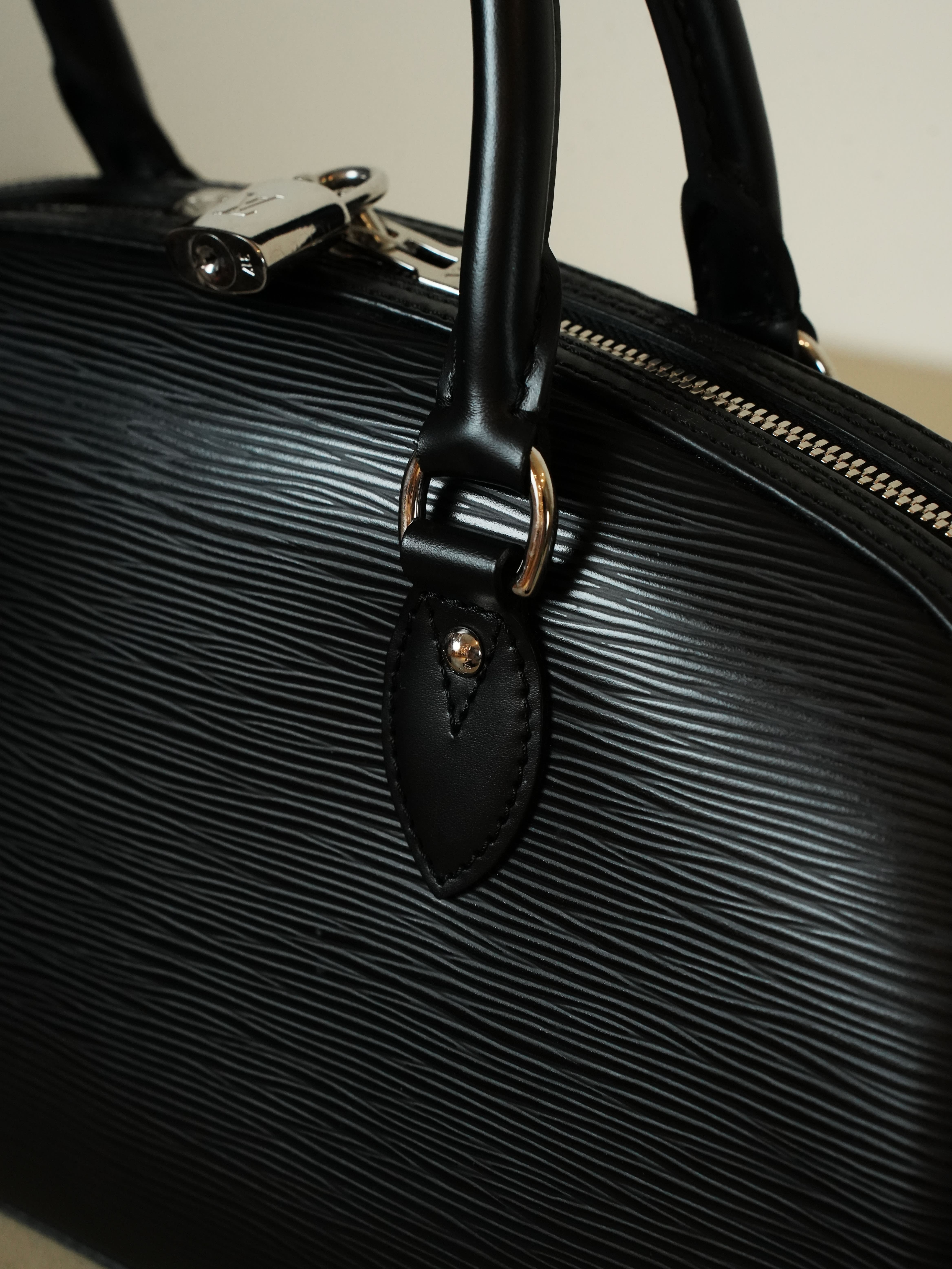 LOUIS VUITTON ルイ・ヴィトン エピ ジャスミン ハンドバッグ | Raum