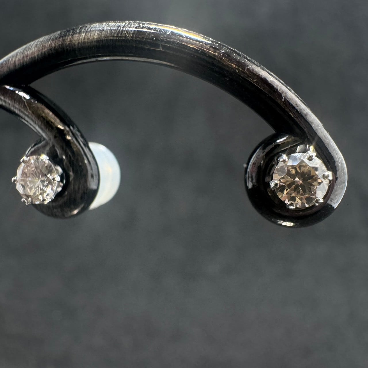 Pt900 0.26ct 一粒 ライトブラウン ダイヤモンド ピアス シンプル 6本