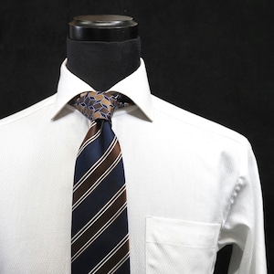 クレリックタイ|結び目で変化する日本製シルクネクタイ