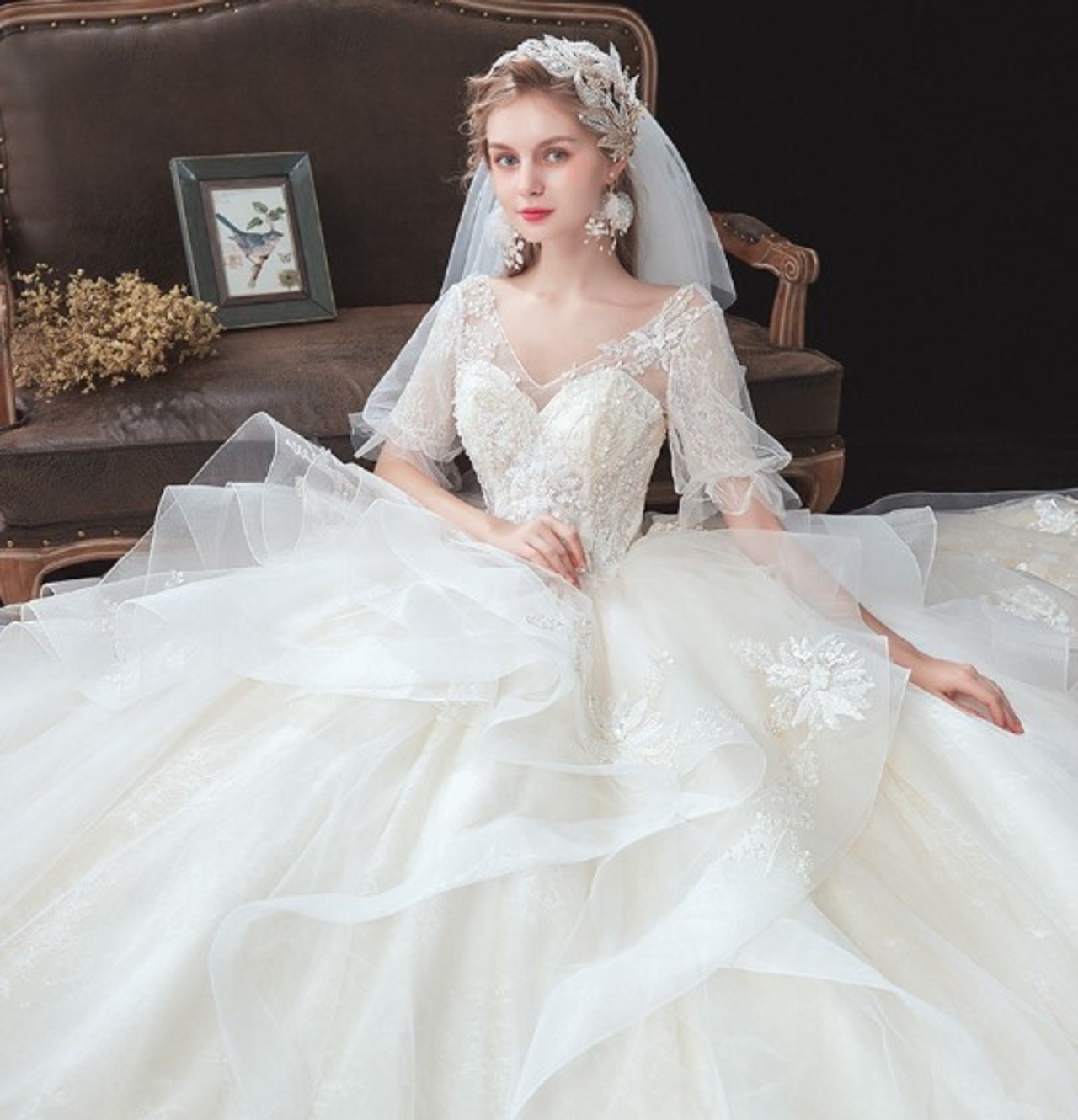 高品質！ ウエディングドレス 薄シャンパンの色 ロングトレーン 繊細  