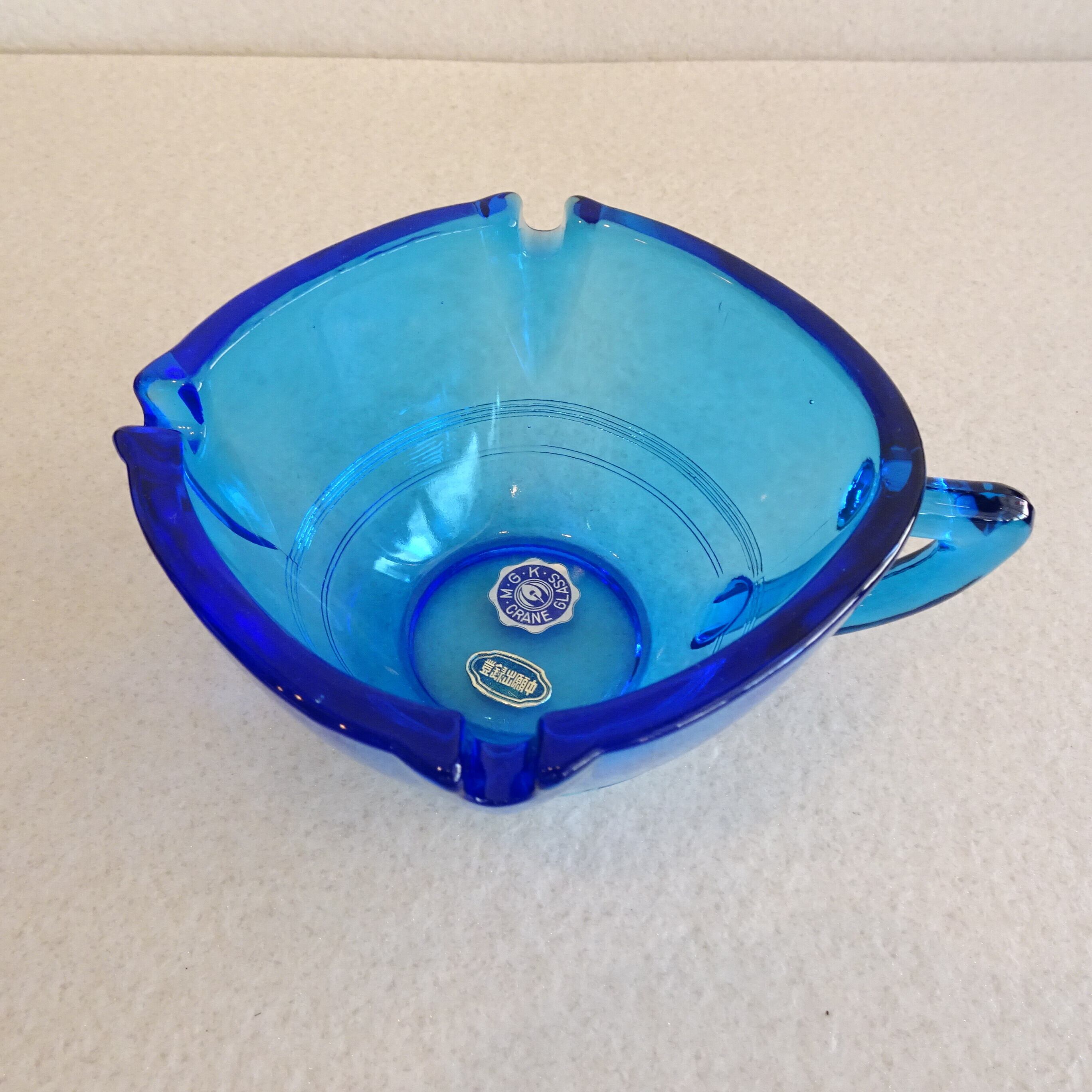 ブルーのカップ型灰皿 | 純喫茶家具の村田商會