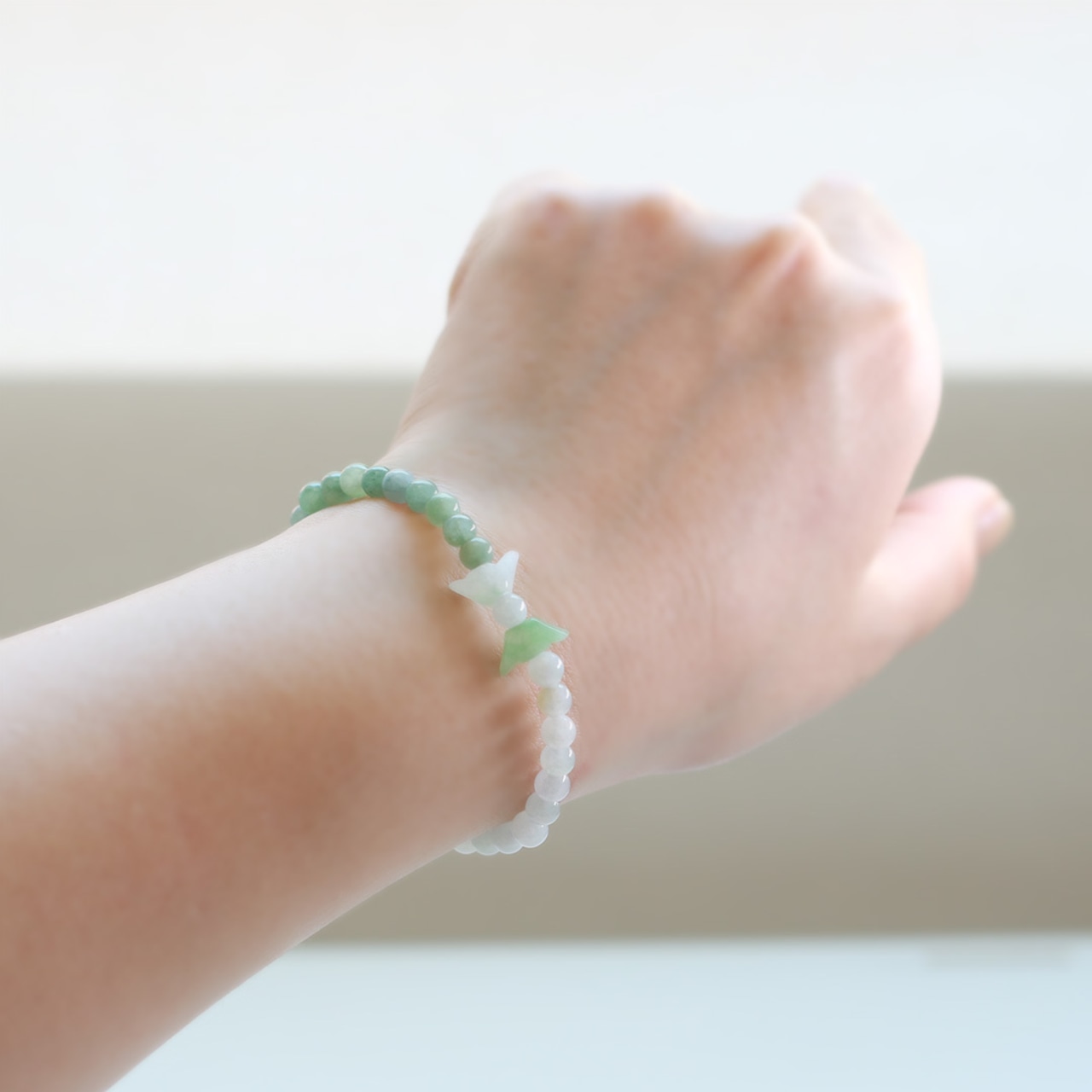 リボンモチーフがポイントのブレスレット！ 翡翠ブレスレット A貨翡翠 jd_br1087