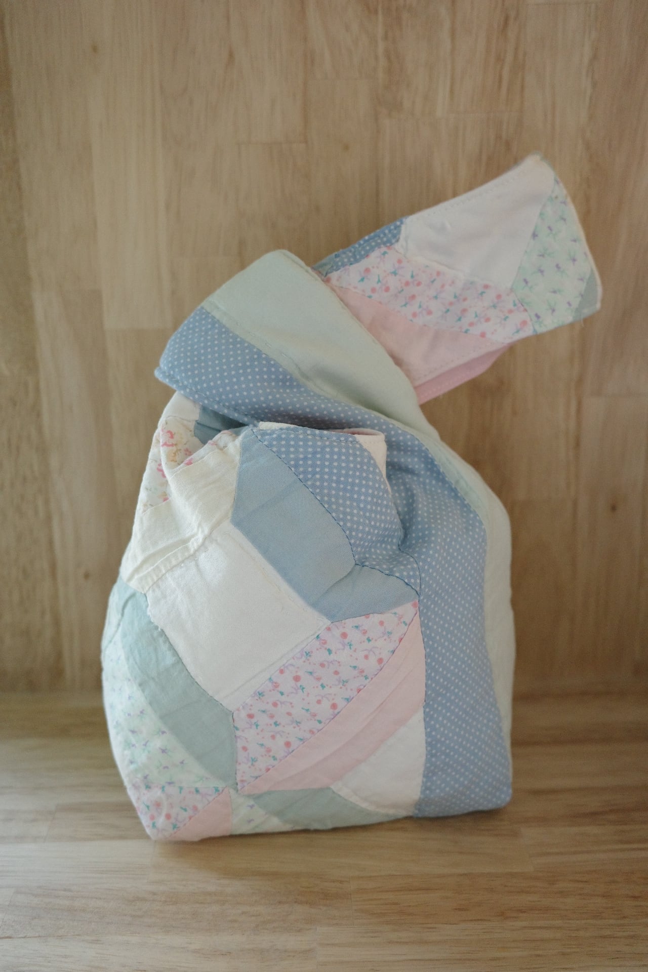 Handmade quilt knot bag