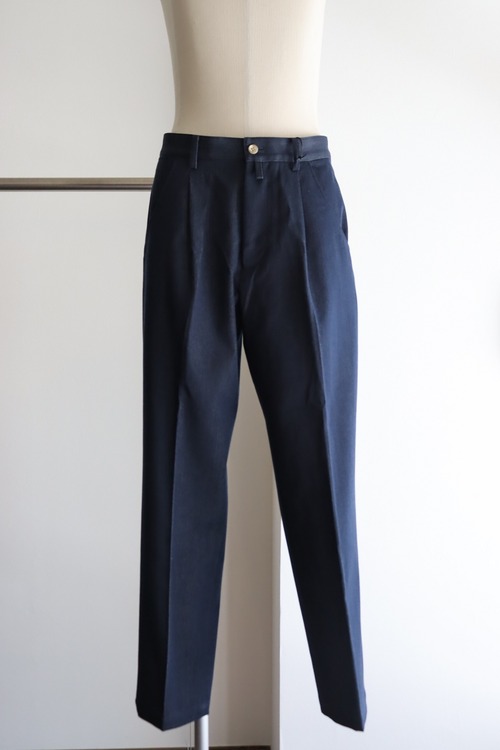 tilt The authentics " 1 Pleats Silk Slab Denim Trousers (Denim Color ( 藍染めではありません))"