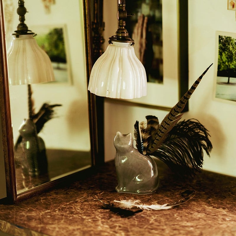 amabro (アマブロ) ひがし ちか 花器「愛 編む 磁器猫」フラワーベース